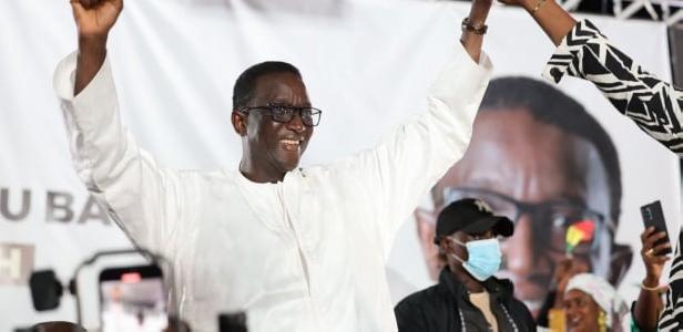 Présidentielle 2024 : Amadou Bâ se dote de centaines de voitures