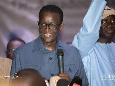 L'ex premier ministre Amadou Ba face aux journalistes cette semaine