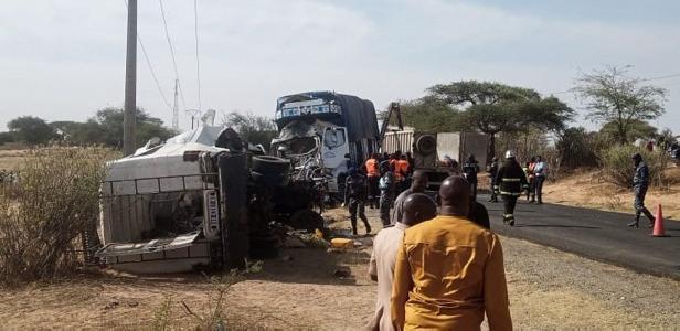 Urgent : onze morts et plusieurs blessés après une collision entre un minibus et un camion