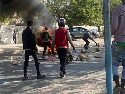 Heurts à Dougar : Un jeune atteint par balle lors d'une manifestation ! 