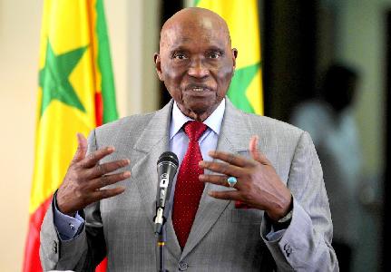 Hommages : Me Abdoulaye Wade annule son 